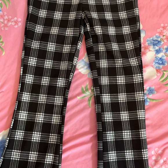 Plaid Pattern Wide Leg - Picture 2 of 4